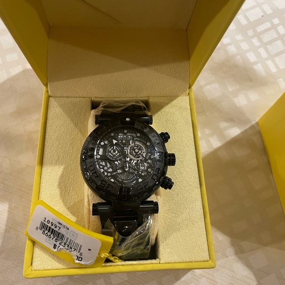 Invicta watch beautiful and new